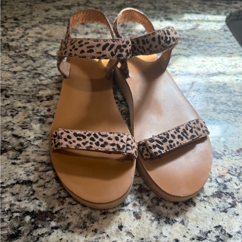 Madewell The Maggie Sandal in Spotted Calf